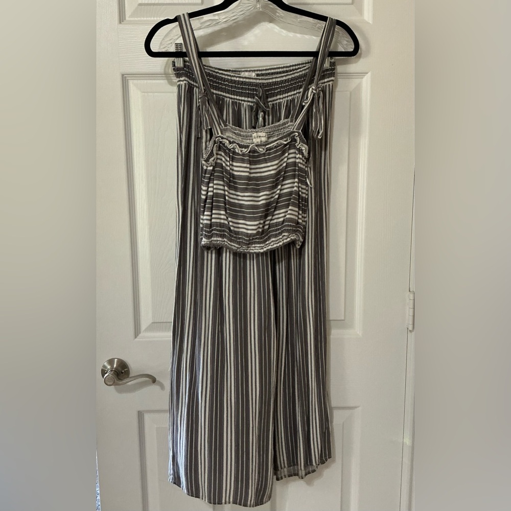 Kiwi & Punch Grey and White Matching Set - Pants and Crop Top